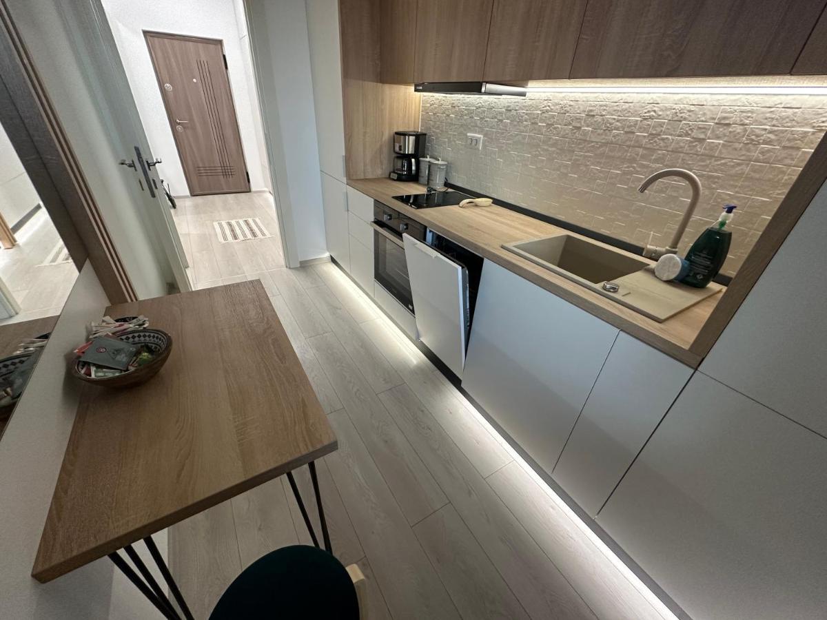 Daybreak Mood / A Fancy Place Apartment Iasi Bagian luar foto